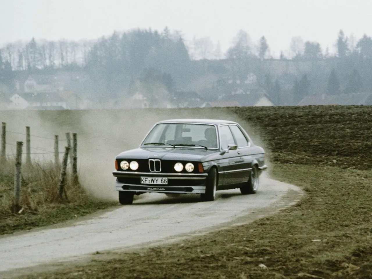 E21 Седан