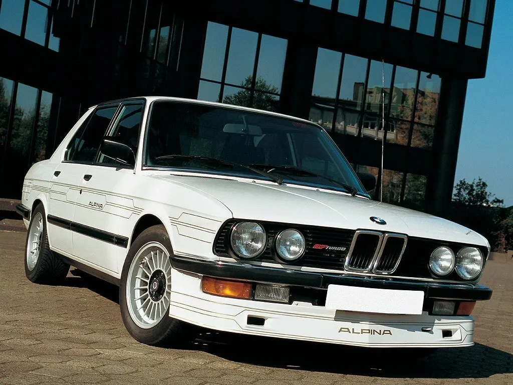 E28 Седан