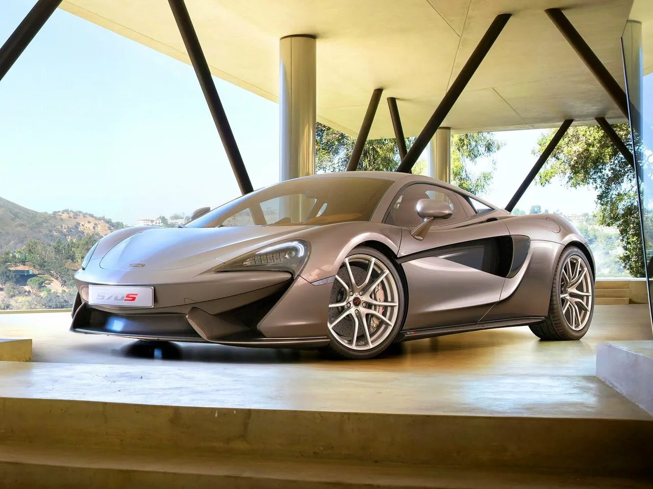 570S