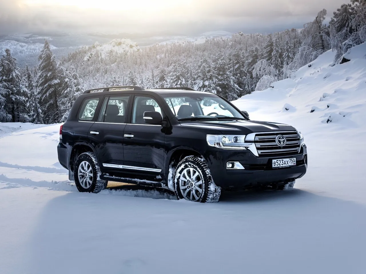 200 Series Рестайлінг 2 Позашляховик 5 дв.