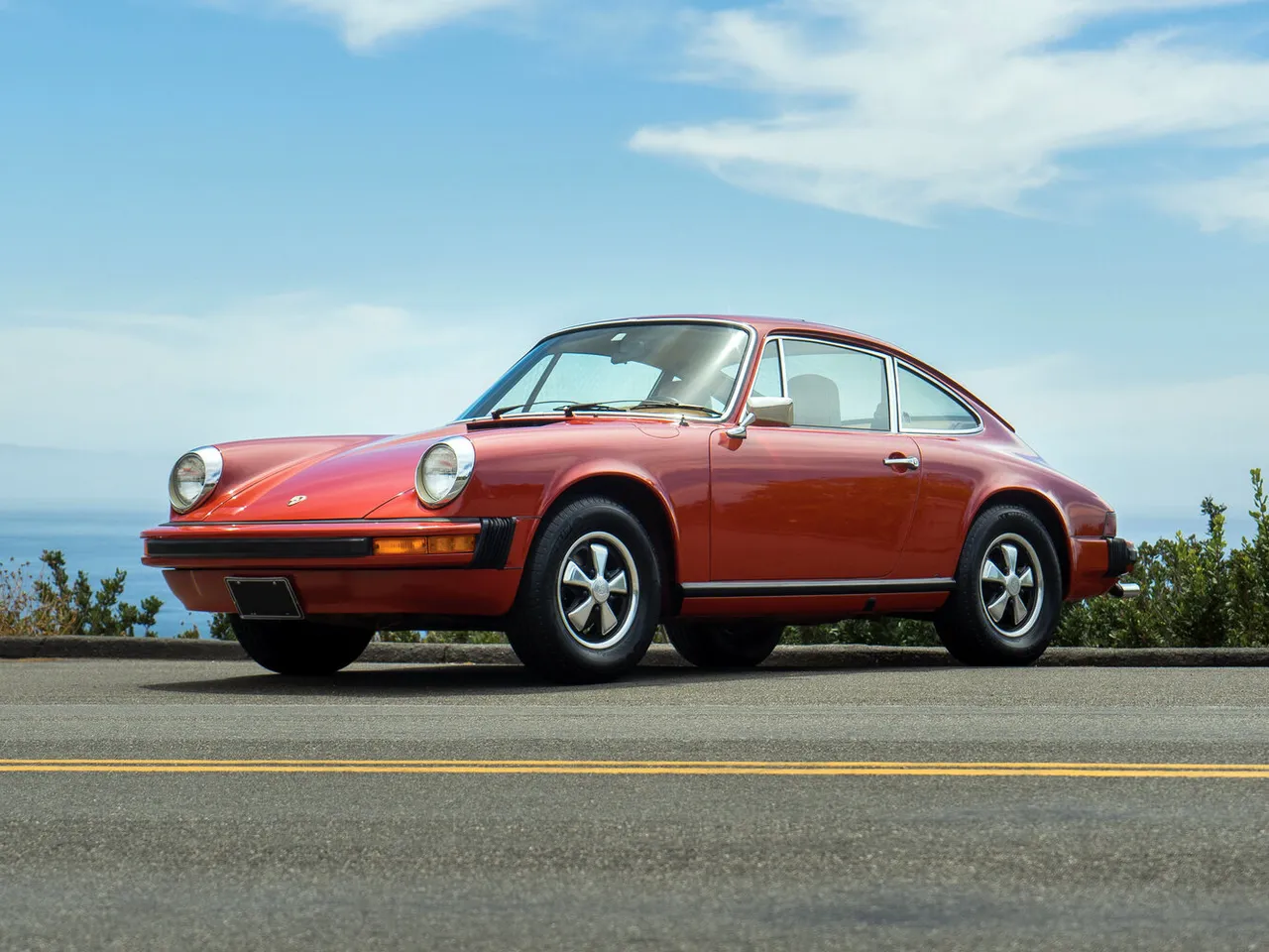 912