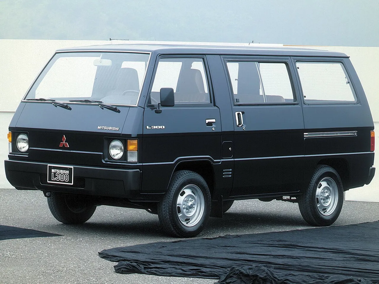 L300