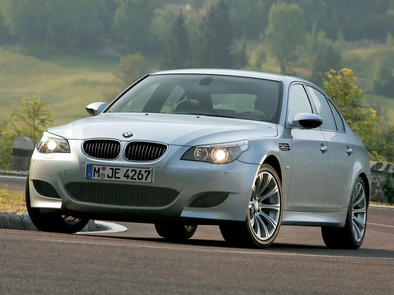IV (E60/E61) Седан