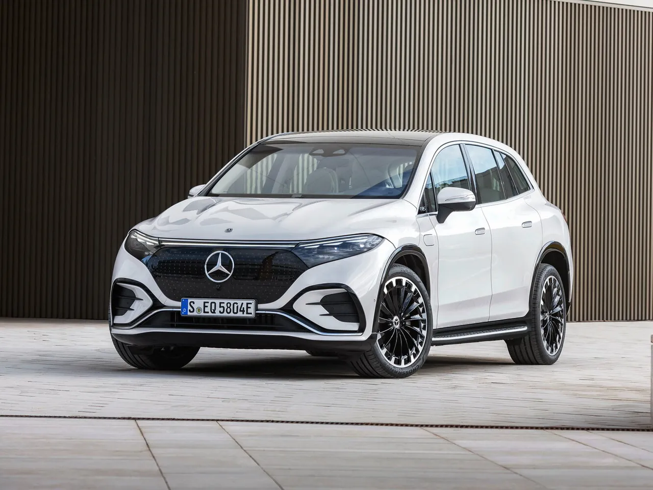 EQS SUV