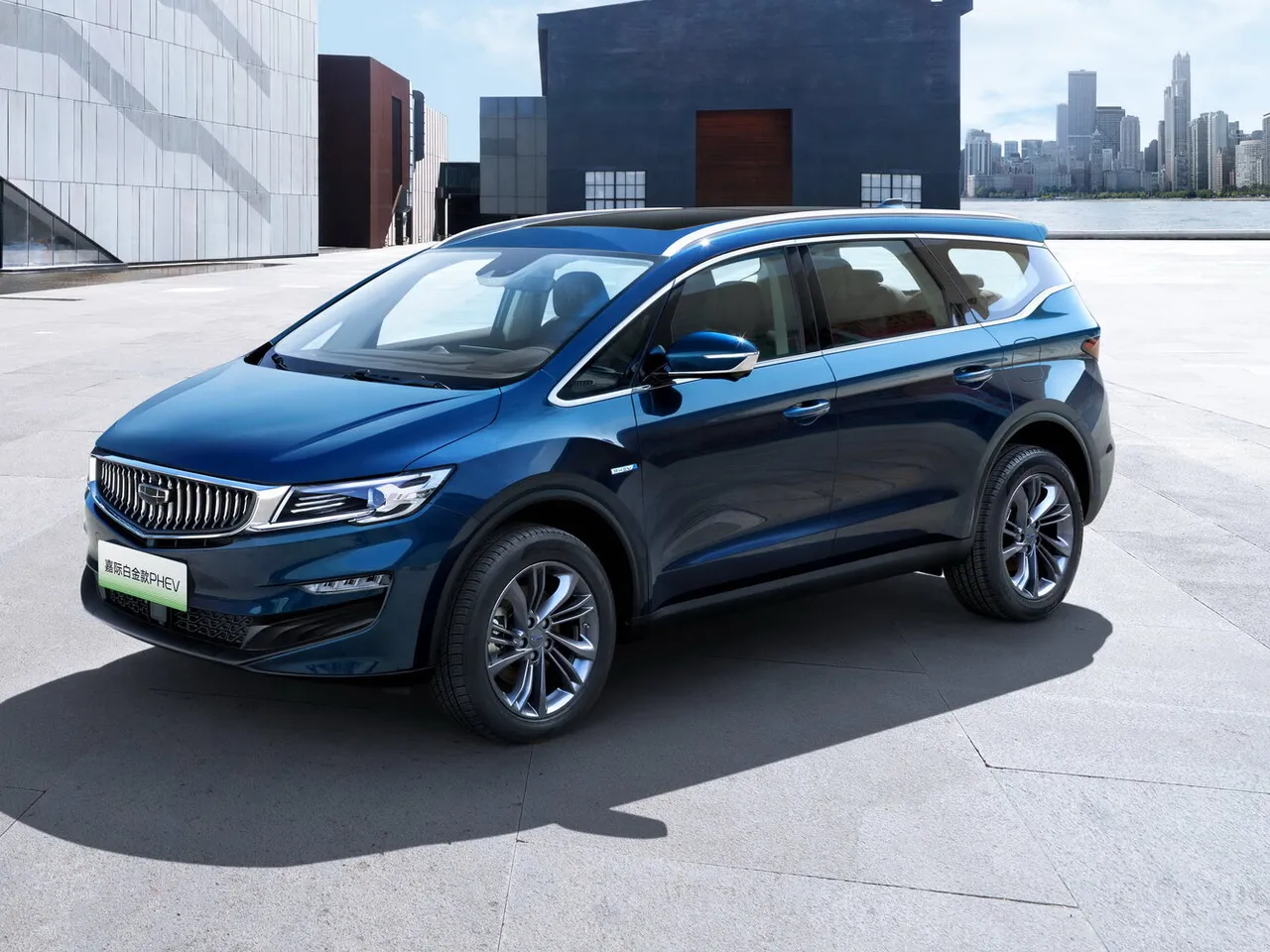 I Рестайлінг Мінівен PHEV