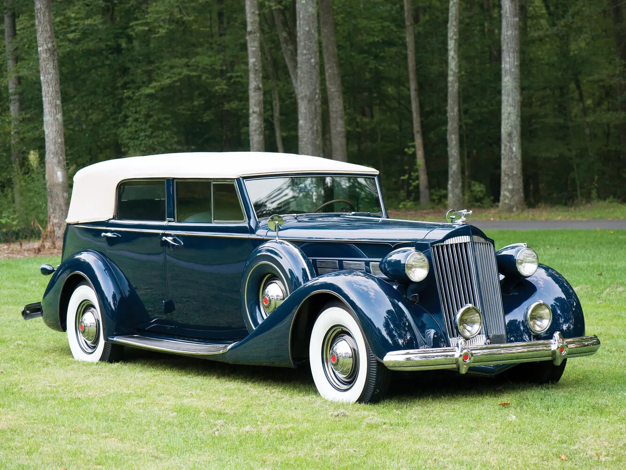 — Кабріолет Convertible Sedan
