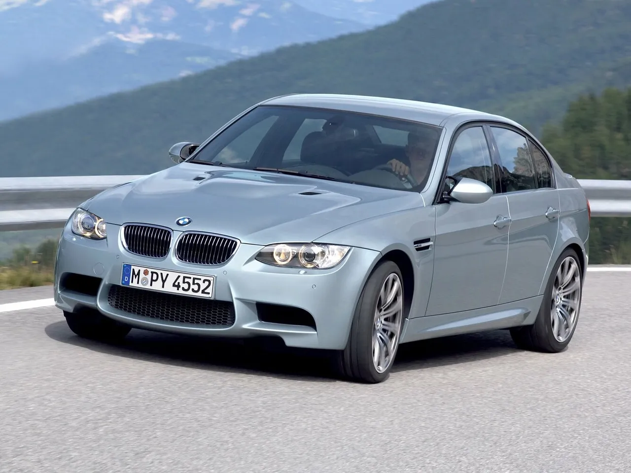 IV (E90) Седан
