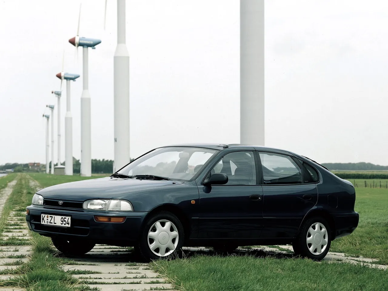 VII (E100) Ліфтбек Liftback