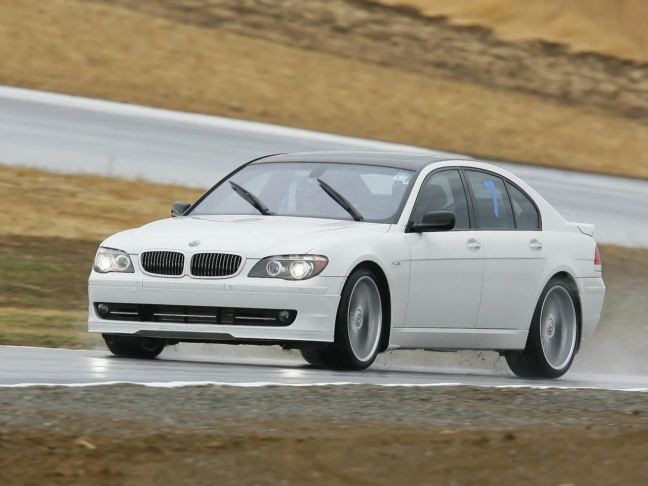 E65/66 Седан