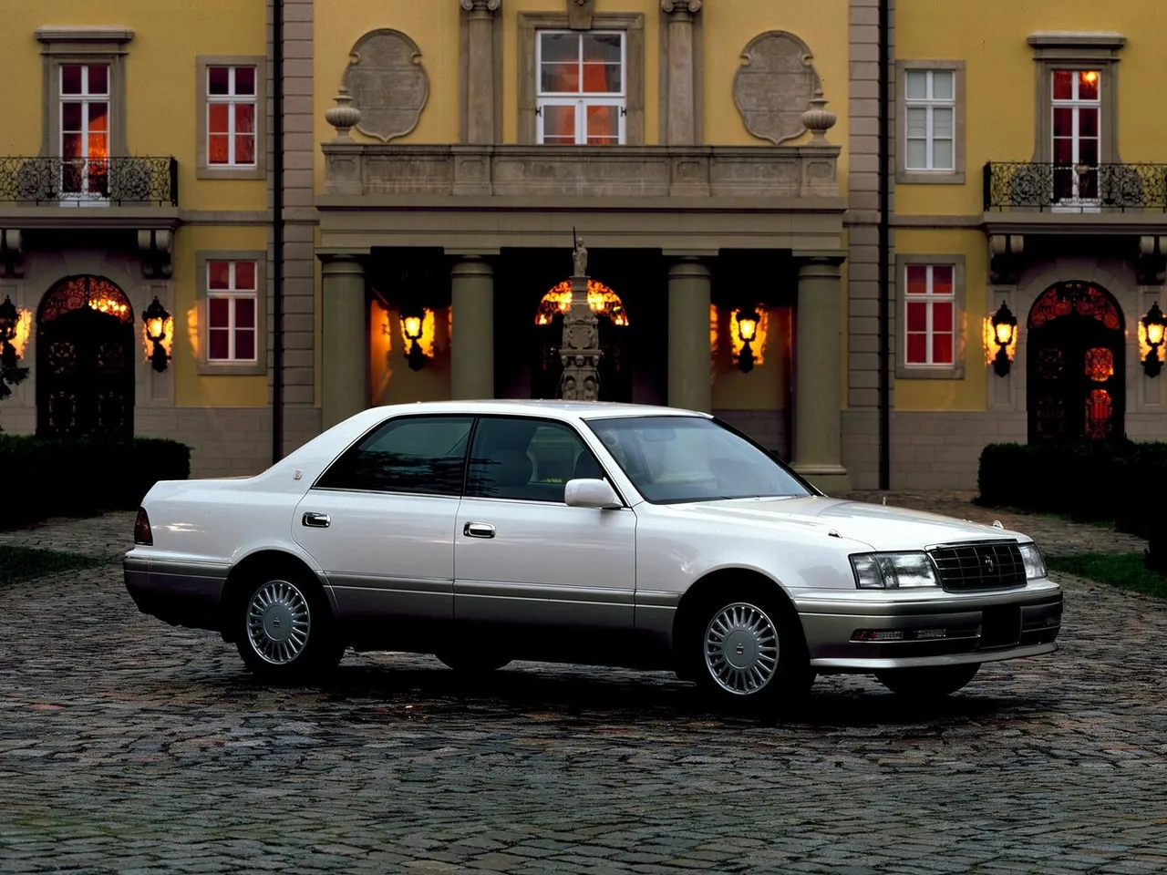 X (S150) Седан