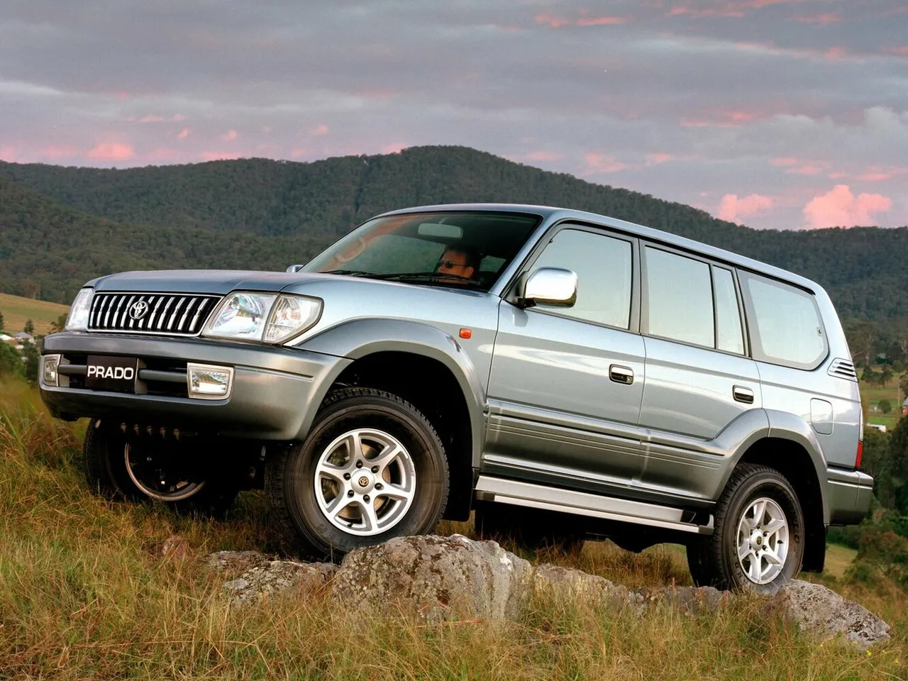 90 Series Рестайлінг Позашляховик 5 дв.