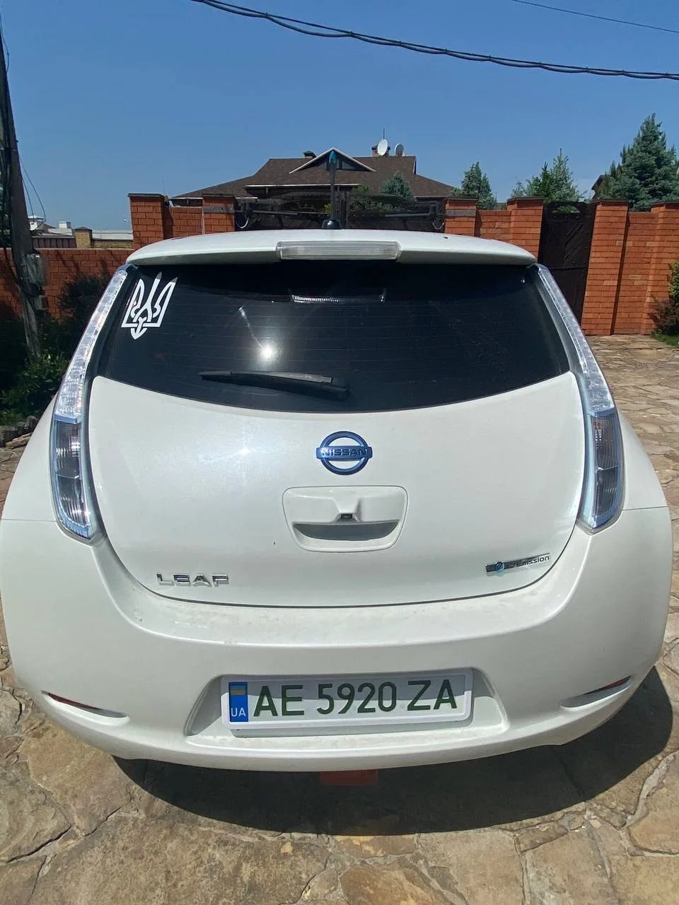 Nissan Leaf 2013 — фото 10
