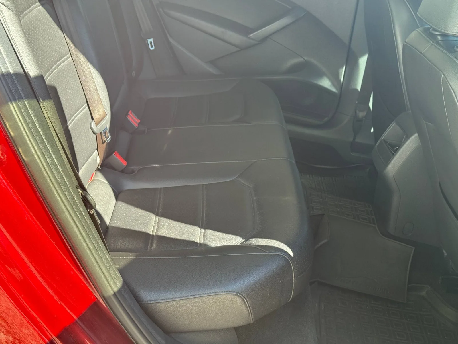 Volkswagen Passat 2015 — фото 15