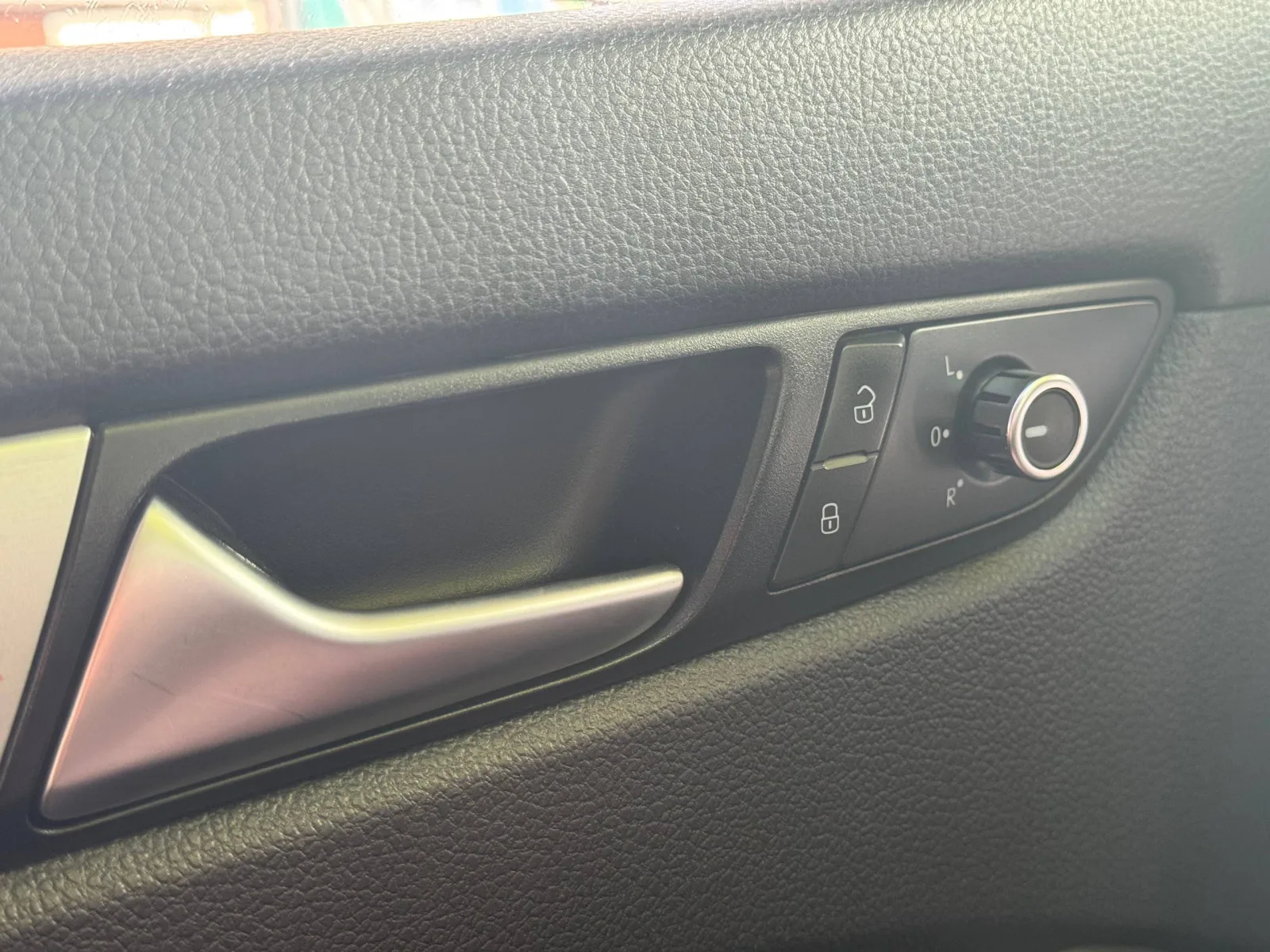 Volkswagen Passat 2015 — фото 16