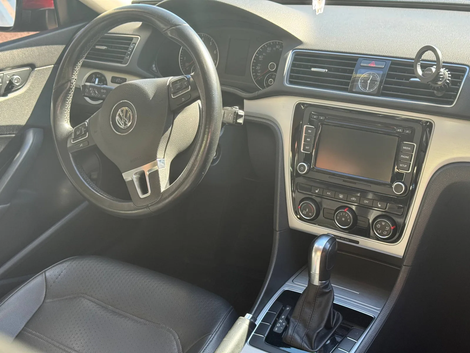 Volkswagen Passat 2015 — фото 11